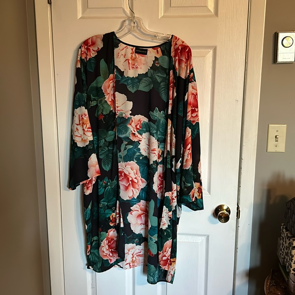 Summer & Rose Floral dressing gown jacket, 100% Polyester, Never been worn 🌺🌺